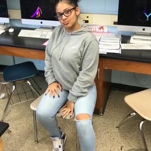 Meet your Posher, Iliana